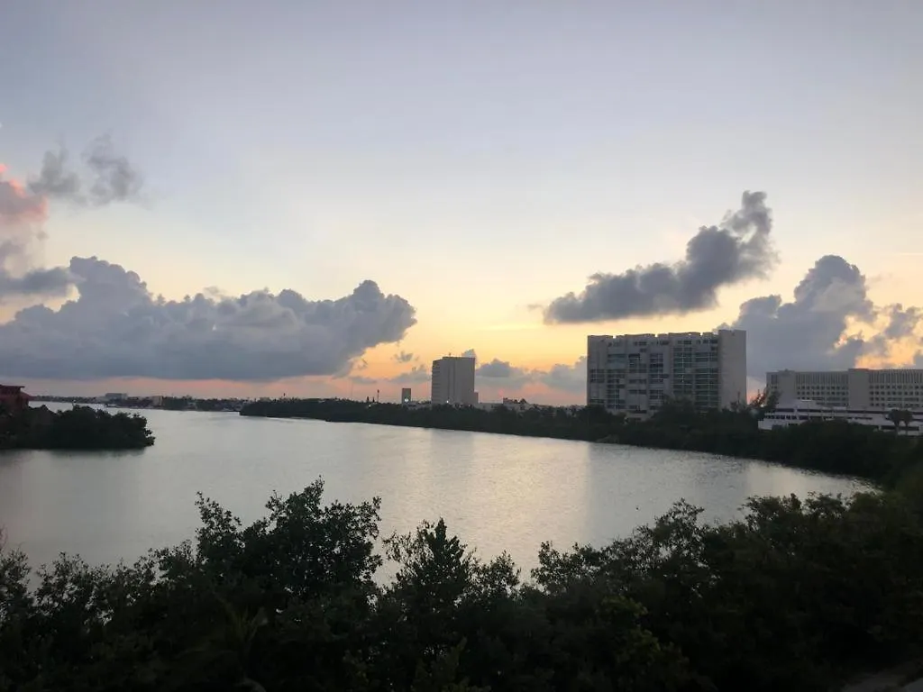 777 Lenderman Hostal 777 Cancun Mexico